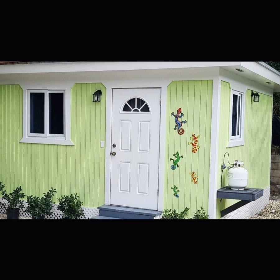 Appartamento Budget & Basic In Local Neighborhood, 7Min Drive To Downtown Nassau Beach Paradise Esterno foto